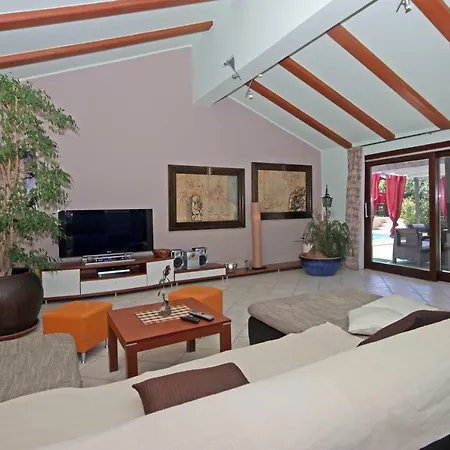 Mirna Apartment *