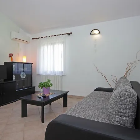 Mirna Apartment *
